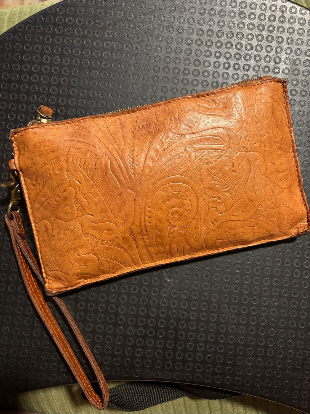 American Leather Co. Liberty Embossed Leather Wristlet with Charger - Good